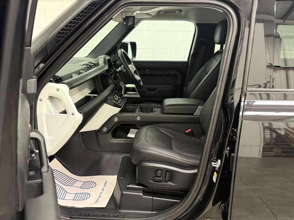 Land Rover Defender Se Black #23