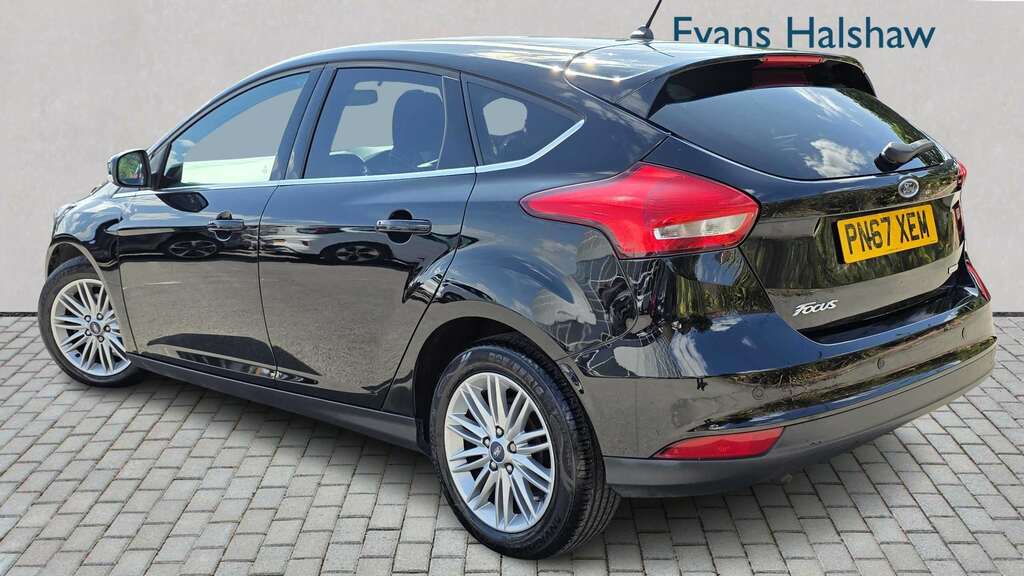 Ford Focus 1.0 Ecoboost 125 Zetec Edition 2017 Black #4