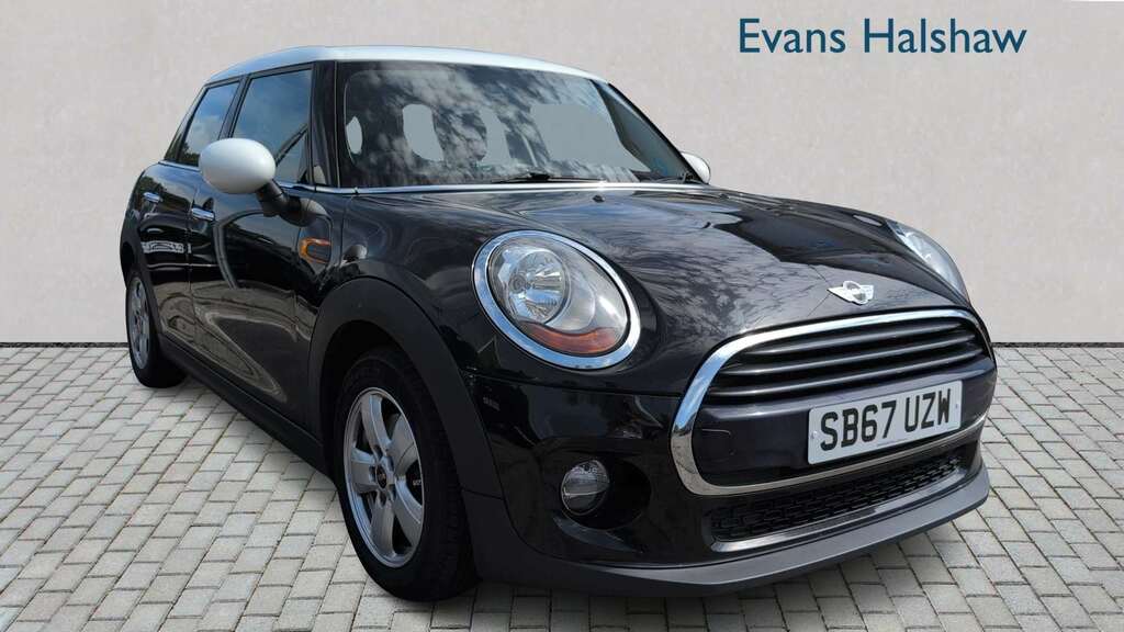 Mini Hatch 1.5 Cooper D 2017 SB67UZW Black