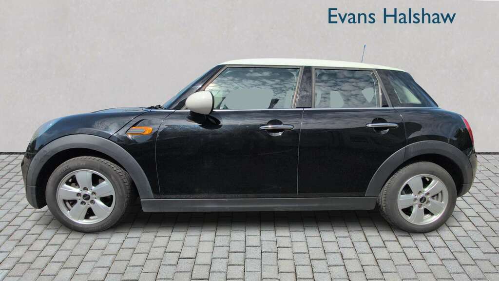 Mini Hatch 1.5 Cooper D 2017 SB67UZW Black #3