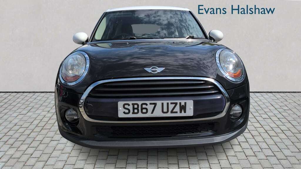 Mini Hatch 1.5 Cooper D 2017 SB67UZW Black #4