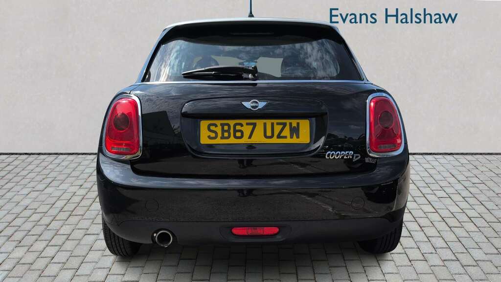 Mini Hatch 1.5 Cooper D 2017 SB67UZW Black #5