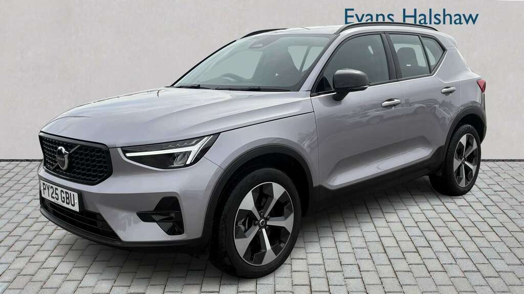 Volvo XC40 2.0 B4p Plus Dark 2025 PY25GBU Silver #3