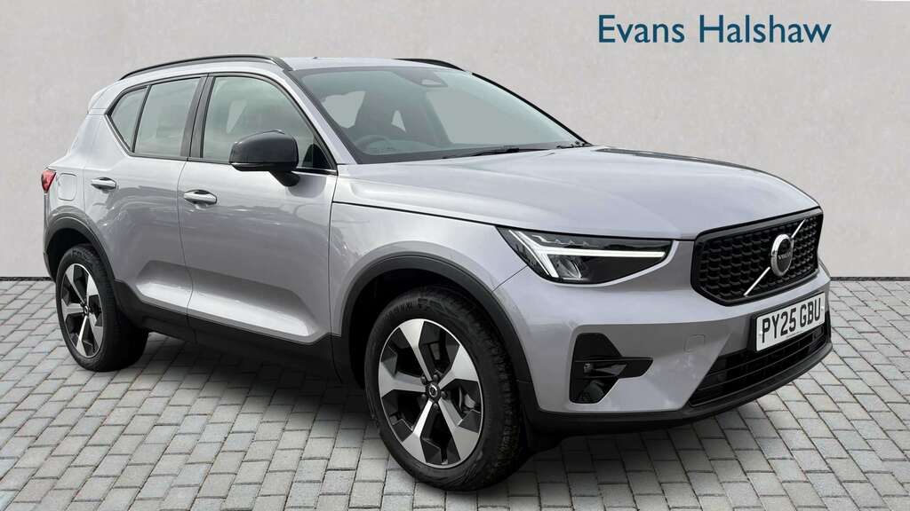 Volvo XC40 2.0 B4p Plus Dark 2025 PY25GBU Silver