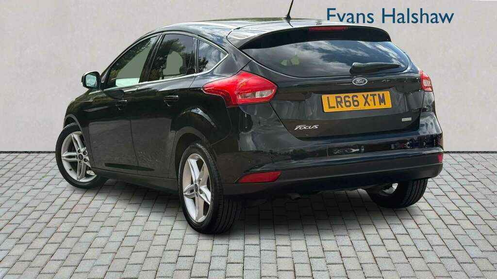 Ford Focus 1.0 Ecoboost 125 Titanium 2016 LR66XTM Black #3