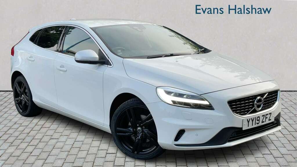 Volvo V40 T2 122 R Design Edition 2019 White