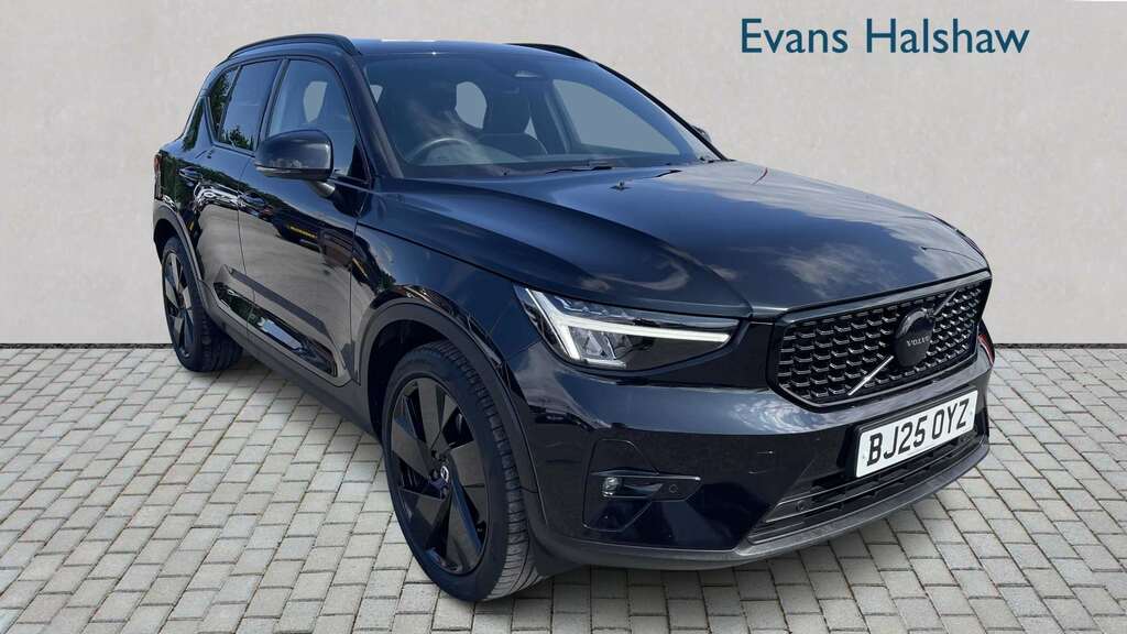 Volvo XC40 2.0 B4p Plus Black Edition 2025 BJ25OYZ Black