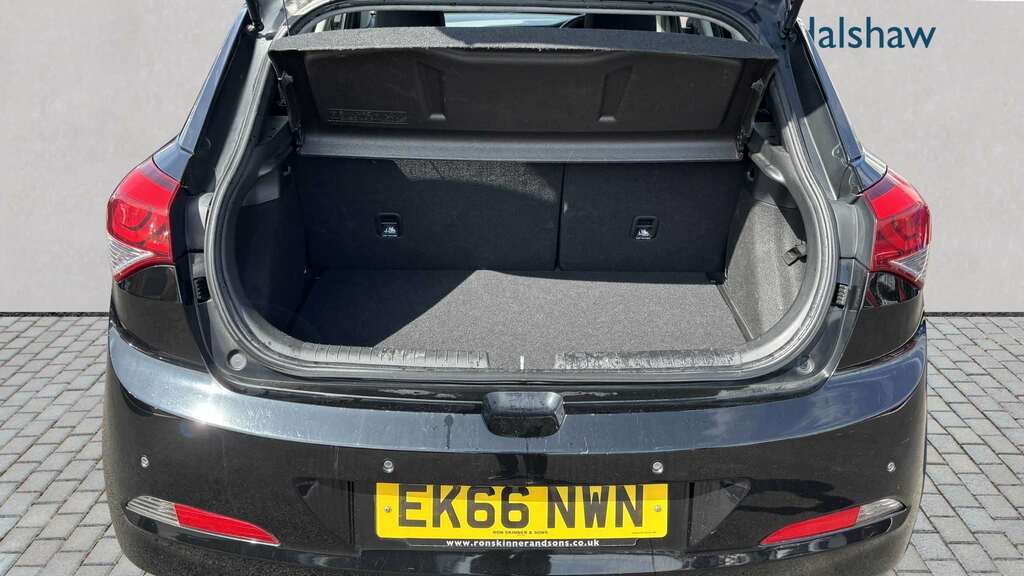 Hyundai I20 1.2 Se 2016 EK66NWN Black #6