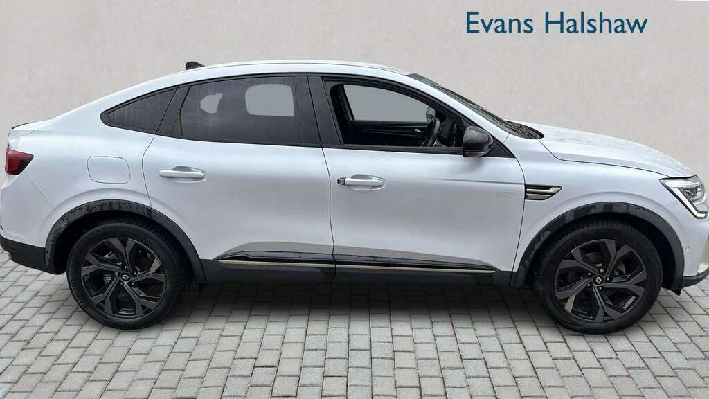 Renault Arkana 1.6 E-tech Full Hybrid 145 Engineered 202 CP23FJC White #2