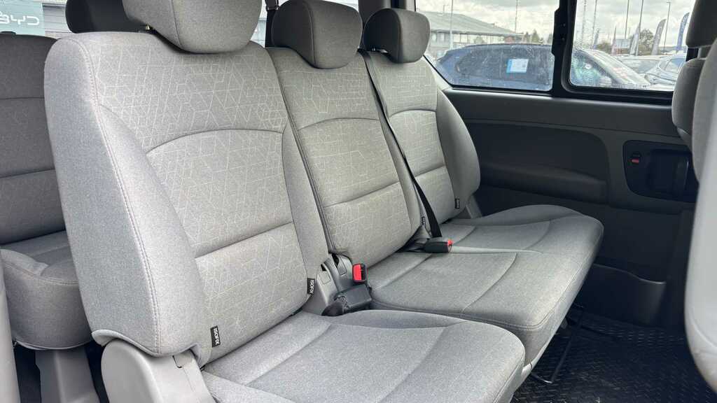 Hyundai I800 Mpv 2.5 Crdi Se Nav 201919 Black #10