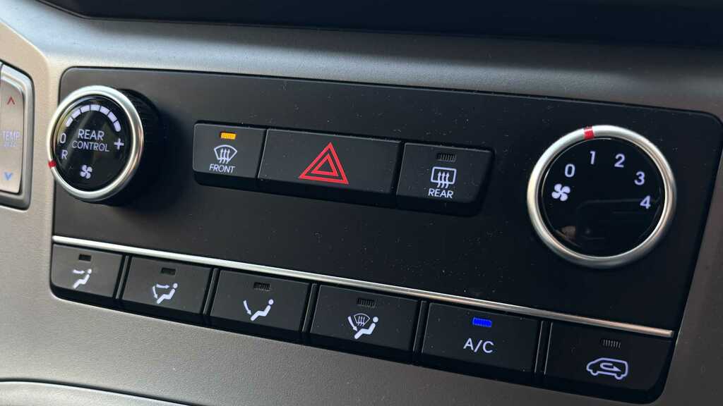 Hyundai I800 Mpv 2.5 Crdi Se Nav 201919 Black #15