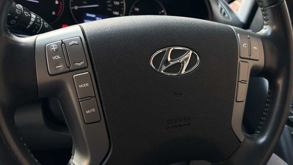 Hyundai I800 Mpv 2.5 Crdi Se Nav 201919 Black #13