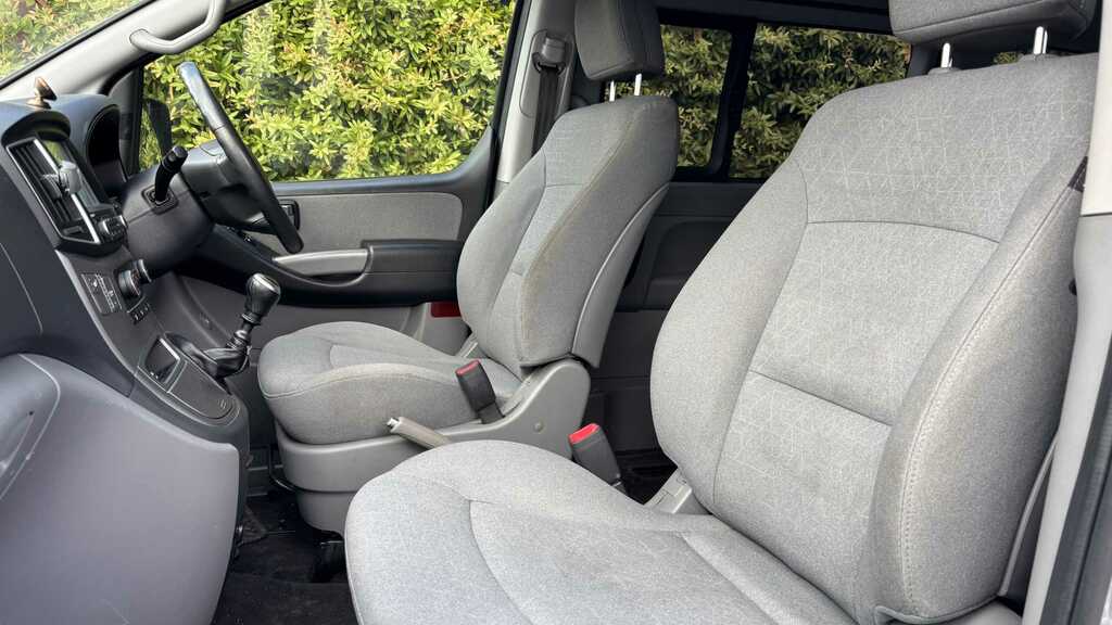 Hyundai I800 Mpv 2.5 Crdi Se Nav 201919 Black #9