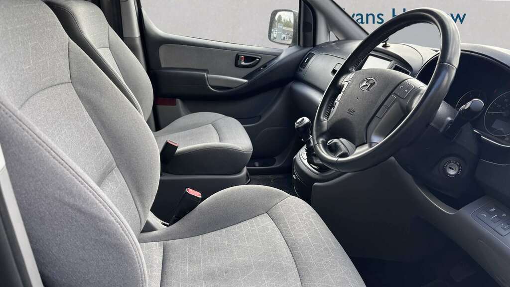 Hyundai I800 2.5 Crdi Se Nav 2019 GJ69UBC Silver #3