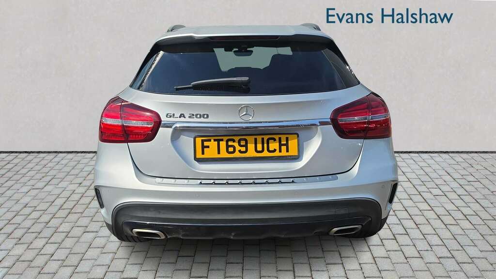 Mercedes-Benz GLA Class 200 Amg Line Edition 2019 FT69UCH Silver #5