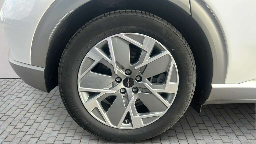 Genesis GV60 168Kw Premium 77.4Kwh Comfort 2025 White #6