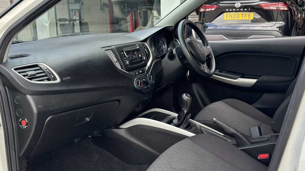 Suzuki Baleno Silver #8