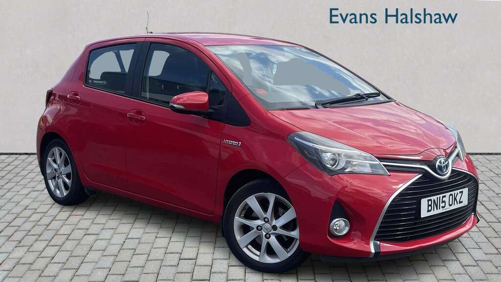 Toyota Yaris 1.5 Hybrid Excel Cvt Appearance Pack 2015 Red