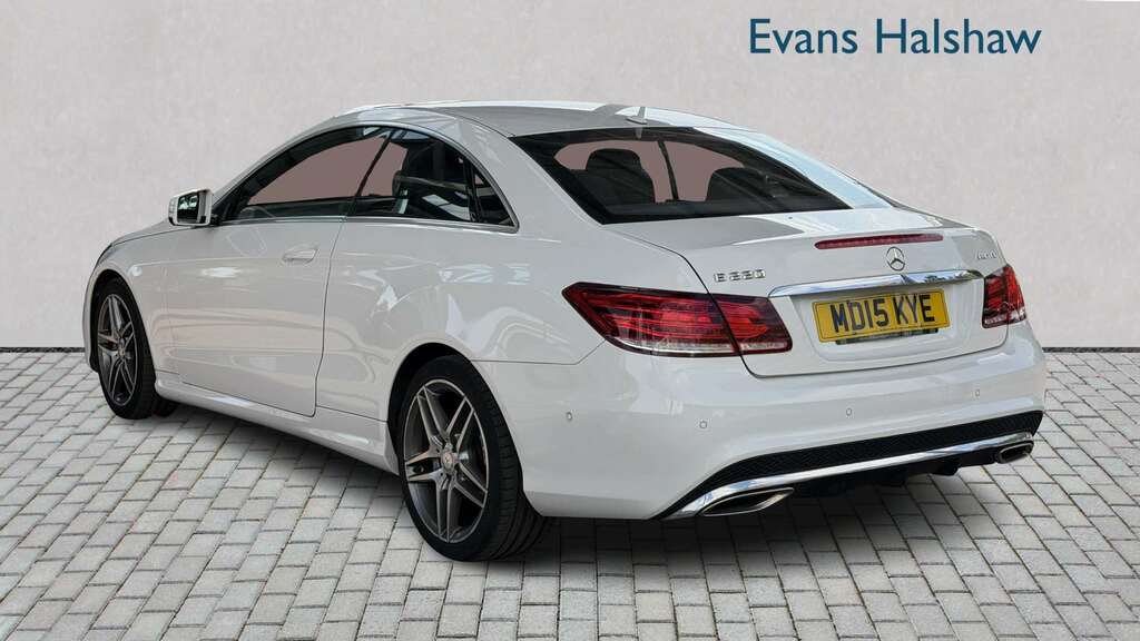 Mercedes-Benz E Class E220 Bluetec Amg Line 7G-tronic 2015 MD15KYE White #2