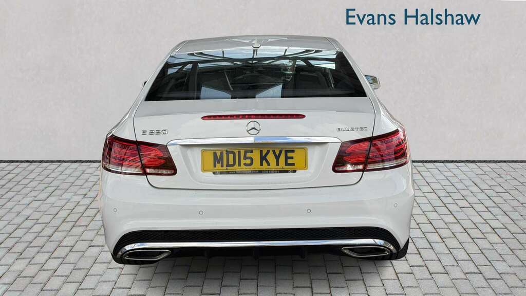 Mercedes-Benz E Class E220 Bluetec Amg Line 7G-tronic 2015 MD15KYE White #5