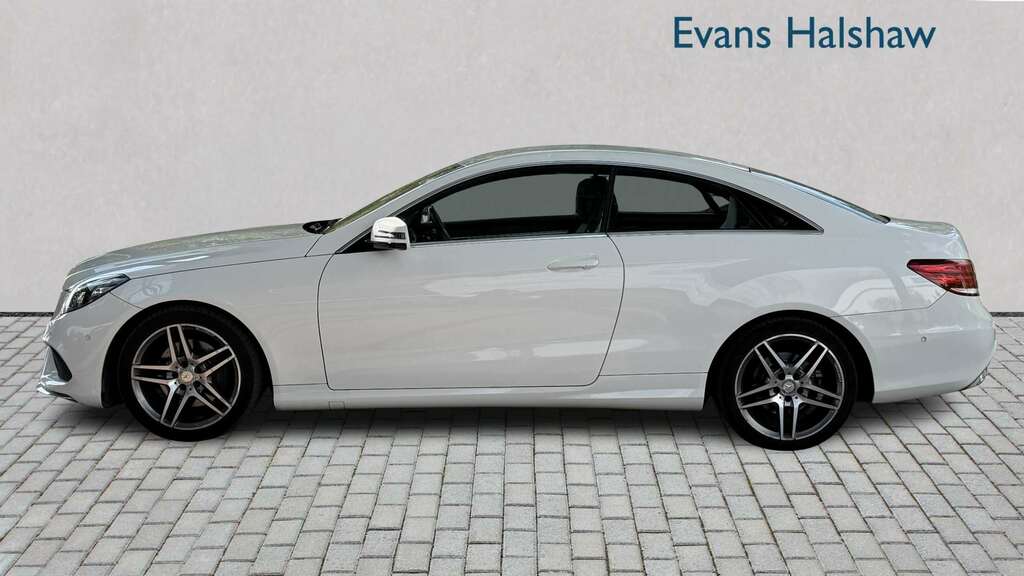 Mercedes-Benz E Class E220 Bluetec Amg Line 7G-tronic 2015 MD15KYE White #3