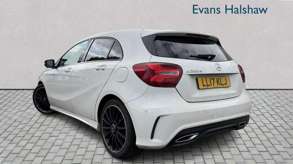 Mercedes-Benz A Class A200d Amg Line Premium 2017 LL17KLJ White #2