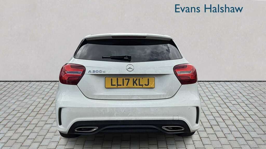 Mercedes-Benz A Class A200d Amg Line Premium 2017 LL17KLJ White #3