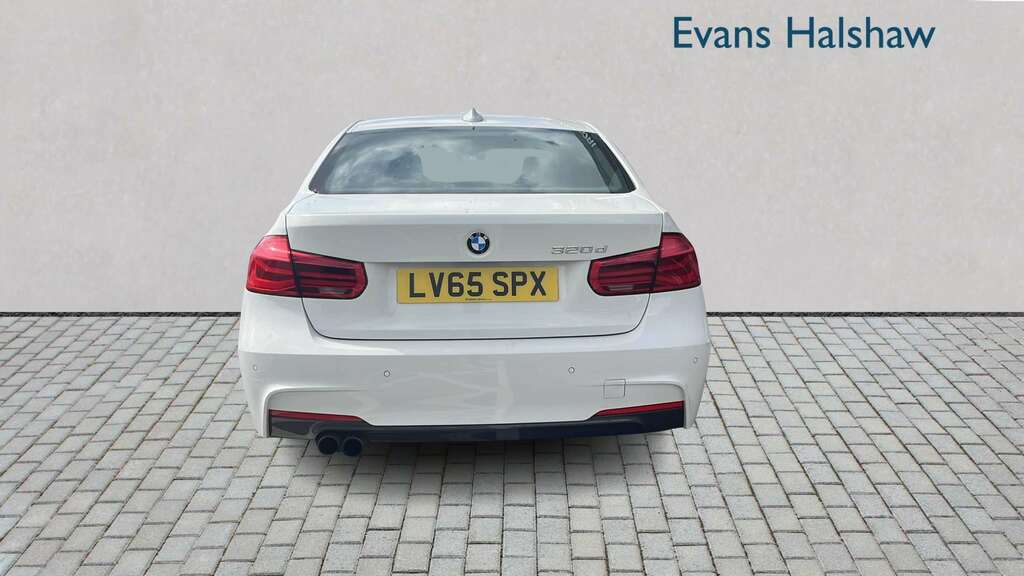 BMW 3 Series 320D M Sport 2015 LV65SPX White #4