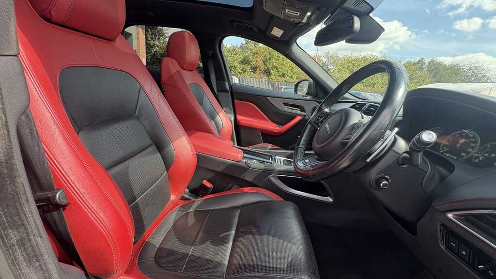 Jaguar F-Pace 3.0D V6 S Awd 2017 OV67NTX Red #3