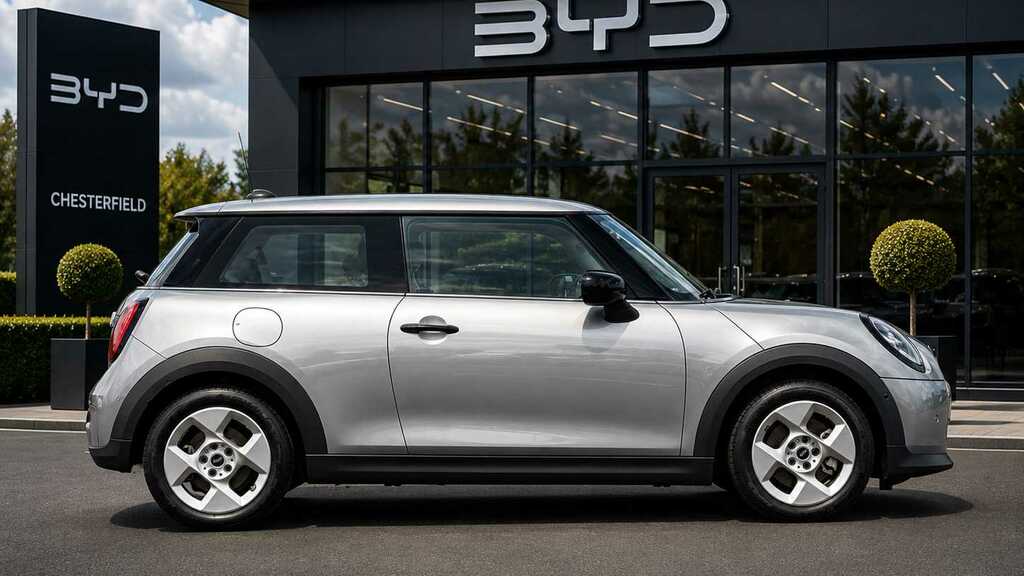 Mini Hatch 1.5 C Classic 2024 YH74SPV Silver #6