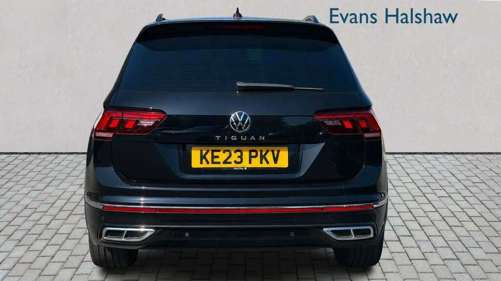 Volkswagen Tiguan 1.5 Tsi 150 R-line Edition Dsg 2023 KE23PKV Black #4