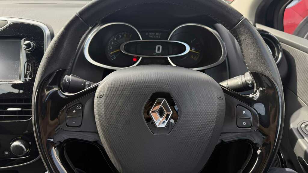Renault Clio 0.9 Tce 90 Dynamique Nav 2015 YJ65JGP Black #4