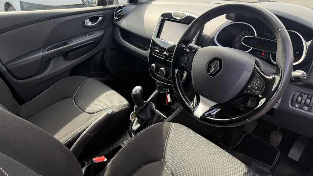 Renault Clio 0.9 Tce 90 Dynamique Nav 2015 YJ65JGP Black #3