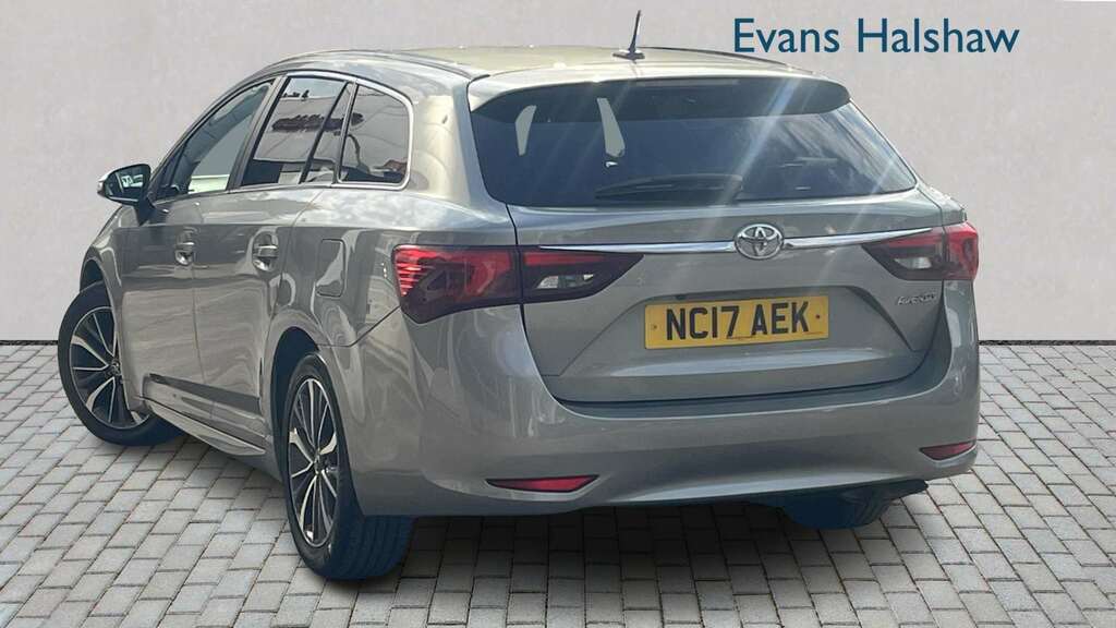 Toyota Avensis 1.8 Business Edition Plus 2017 Grey #2
