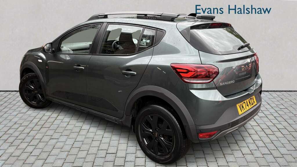 Dacia Sandero Stepway 1.0 Tce Extreme Cvt 2024 VK74KDX Green #2