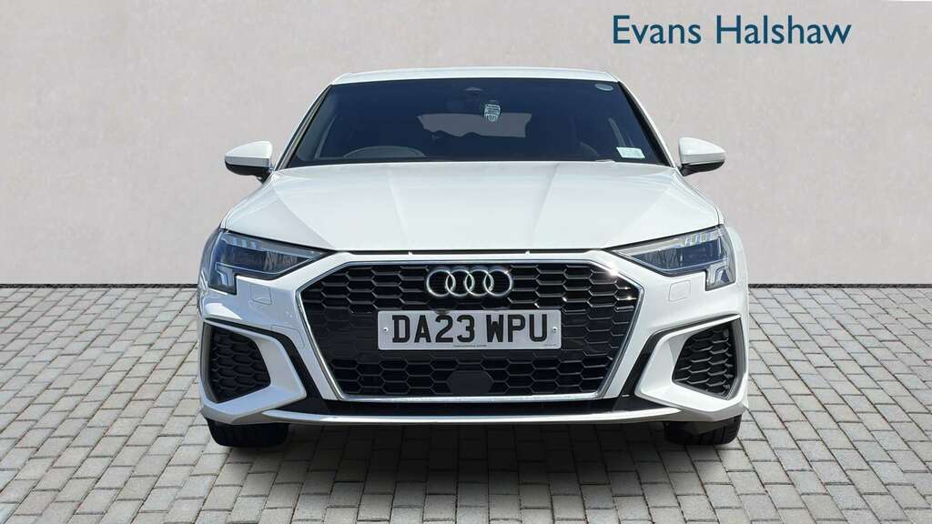 Audi A3 35 Tfsi S Line S Tronic 2023 DA23WPU White #4