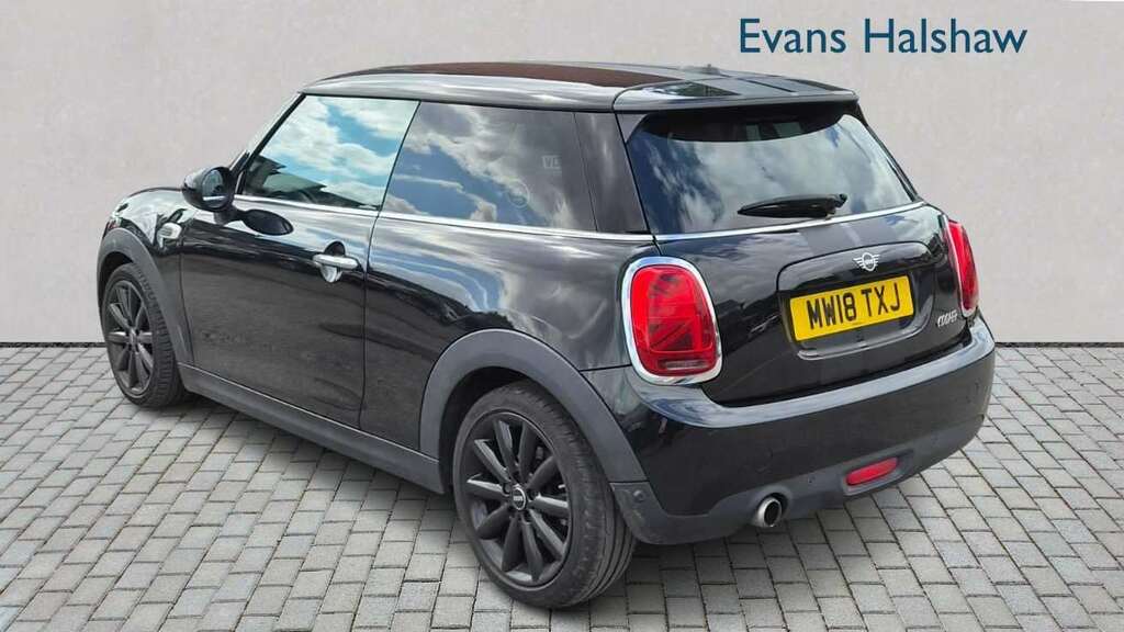 Mini Hatch 1.5 Cooper II 2018 MW18TXJ Black #2