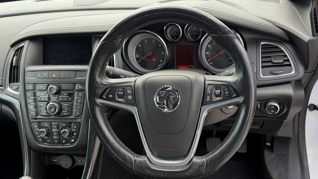 Vauxhall Cascada Se Ss White #9