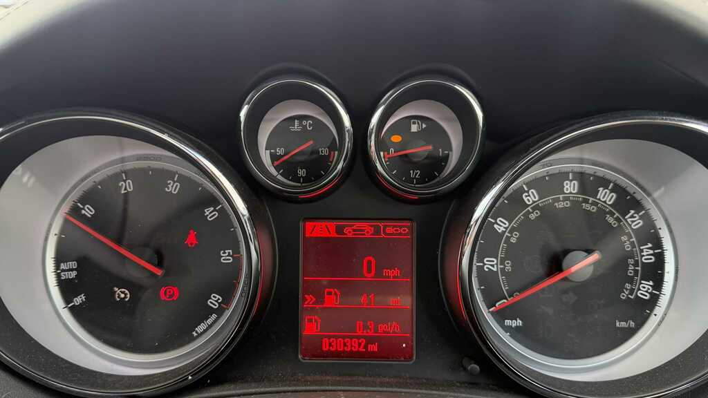Vauxhall Cascada Se Ss White #10