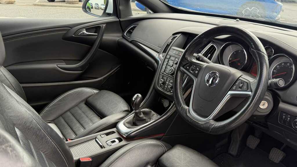 Vauxhall Cascada Se Ss White #8