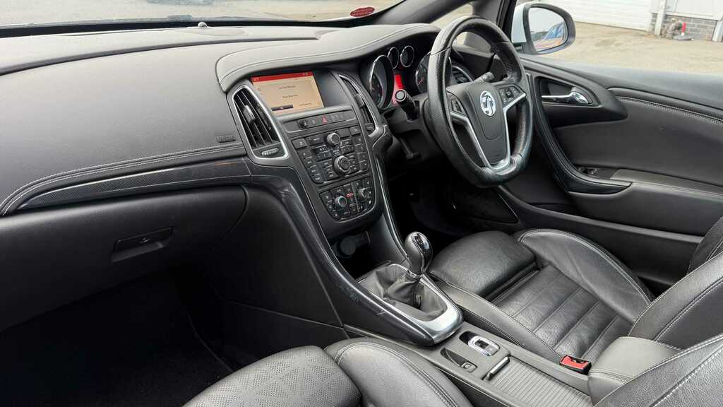 Vauxhall Cascada Se Ss White #13