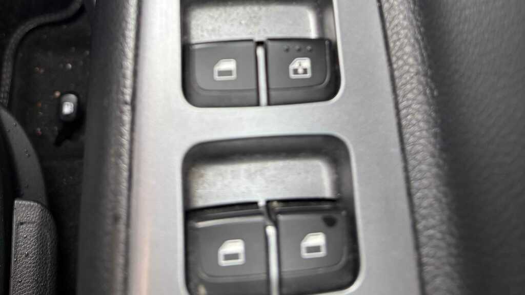 Kia Stonic 1L Connect White #14