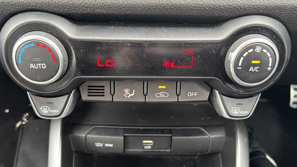 Kia Stonic 1L Connect White #19
