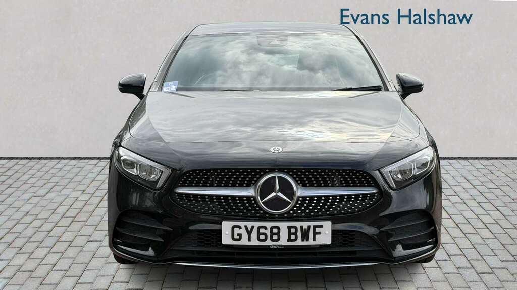 Mercedes-Benz A Class A200 Amg Line 2018 GY68BWF Black #4