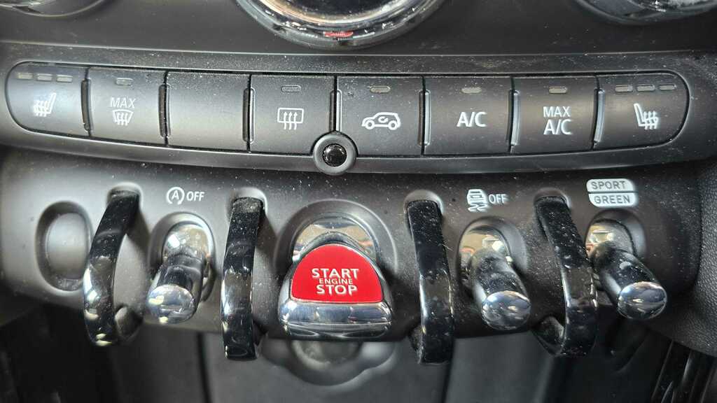 Mini Hatch 1.5 Cooper Classic Premium 2023 YF23JHL Black #6