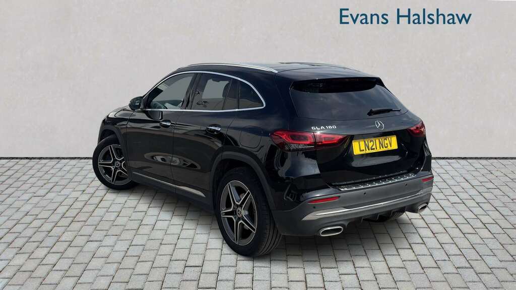 Mercedes-Benz GLA Class 180 Amg Line Premium Plus 2021 LN21NGV Black #2