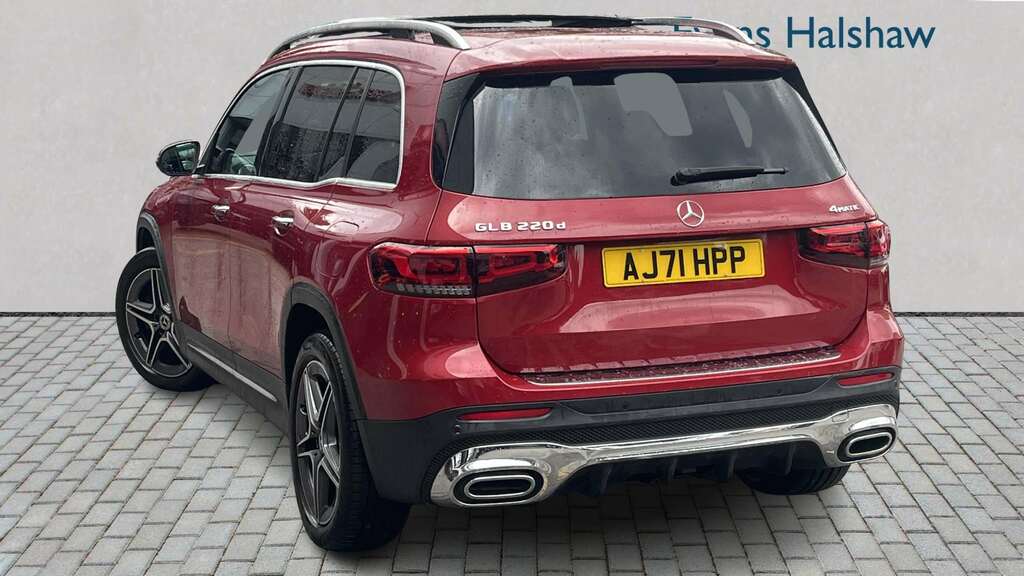 Mercedes-Benz GLB Class 220D 4Matic Amg Line Prem Plus 8G-tronic 2022 Red #2