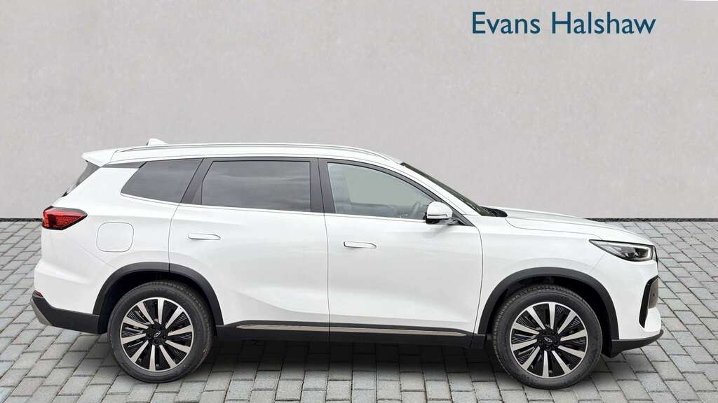 Chery Tiggo 8 1.5T Phev Summit Dht 2026 White #4