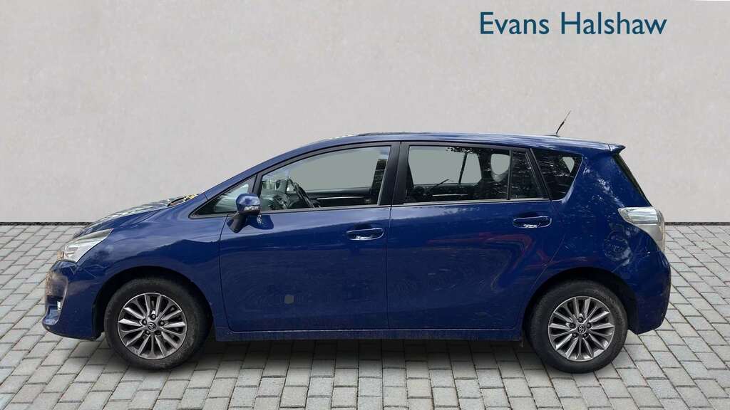 Toyota Verso 1.6 V-matic Icon Tss 2016 #3