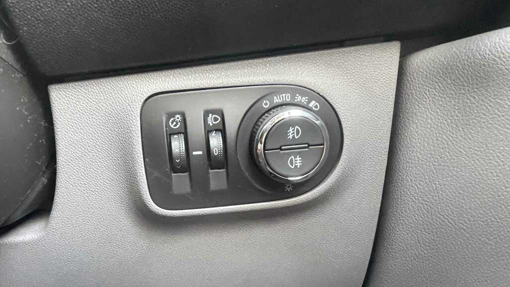 Vauxhall Corsa 1.4 Energy Ac 89 Bhp Black #17